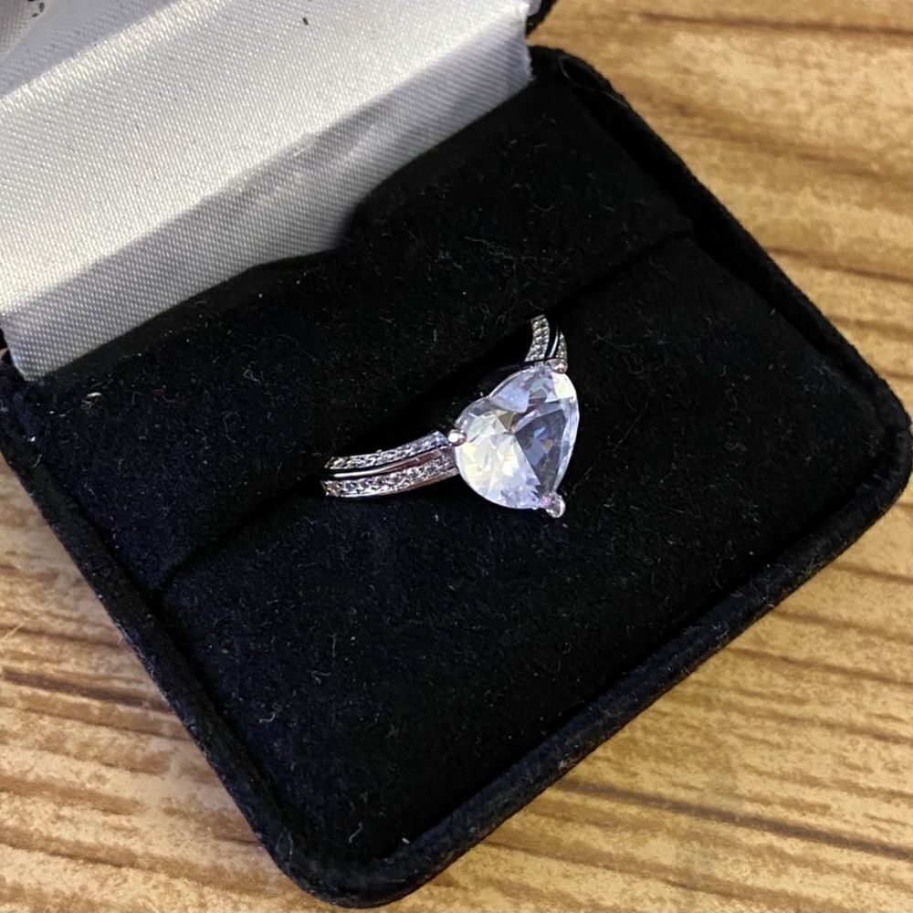 Sterling silver Heart Ring & Earring Set Size 9 - Picture 10 of 16